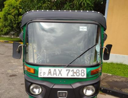 Bajaj 4 Stroke Three-wheeler for sale at Riyasakwala Ampara