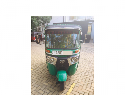 Bajaj 4 Stroke Three-wheeler for sale at RIYASAKWALA Anuradhapura