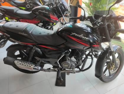 Bajaj Pulsar 150 Motorcycle sale in Negombo
