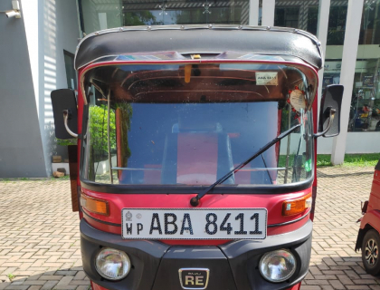 Bajaj 4 Stroke Three-wheeler for sale at RIYASAKWALA Anuradhapura