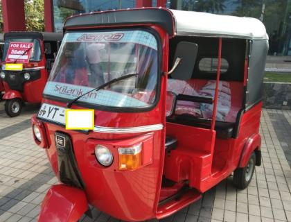 BAJAJ THREE WHEELER 2011 SALE AT AMBALANGODA