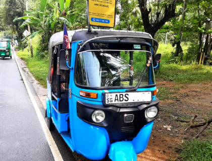 Bajaj 4 Stroke Three-wheeler for sale at Kegalle