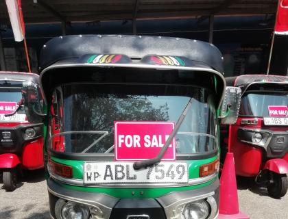 Bajaj 4 Stroke Three-wheeler for sale at Riyasakwala Maligawatta