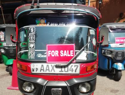 Bajaj 4 Stroke Three-wheeler for sale at Riyasakwala Maligawatta