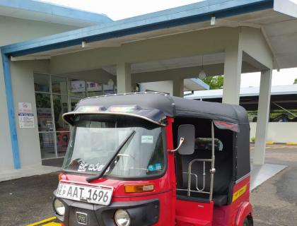 Bajaj 4 Stroke Three-wheeler for sale at Riyasakwala Ampara