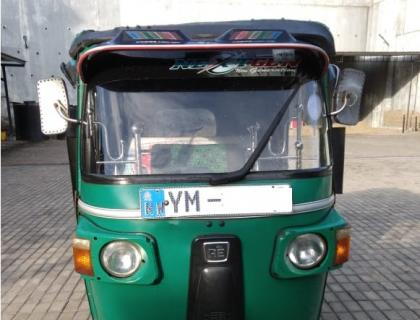 Bajaj 4S Three Wheeler for sale at Riyasakwala Kurunegala