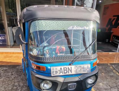 Bajaj 4 Stroke Three-wheeler for sale at trincomalee