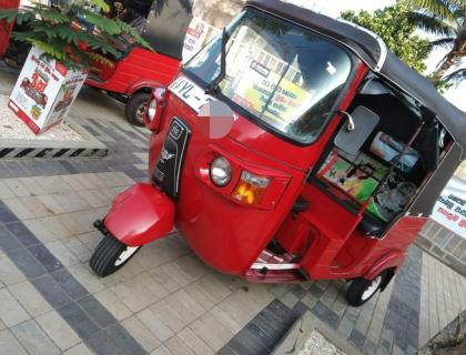 BAJAJ THREE WHEELER 2011 SALE AT AMBALANGODA