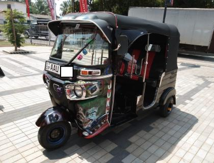 BAJAJ THREE WHEELER 2014 SALE AT AMBALANGODA