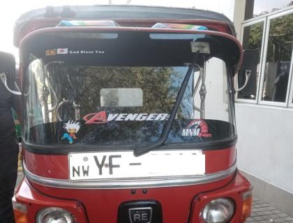 Bajaj 4S Three Wheeler for sale at Riyasakwala Kurunegala