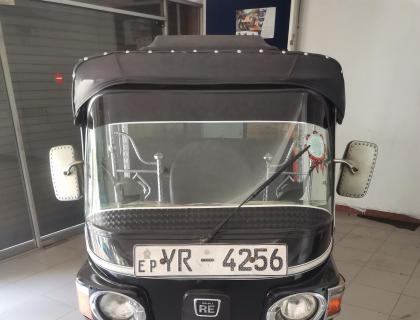 Bajaj 4 Stroke Three-wheeler for sale at trincomalee