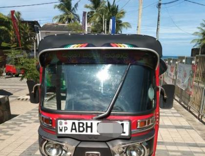 BAJAJ THREE WHEELER 2015 SALE AT AMBALANGODA