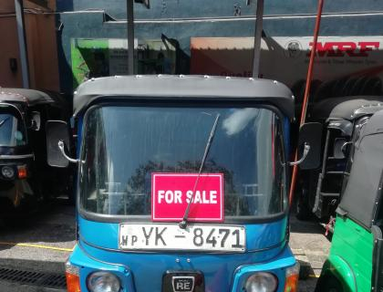 Bajaj 4 Stroke Three-wheeler for sale at Riyasakwala Maligawatta