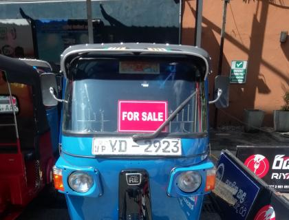 Bajaj 4 Stroke Three-wheeler for sale at Riyasakwala Maligawatta