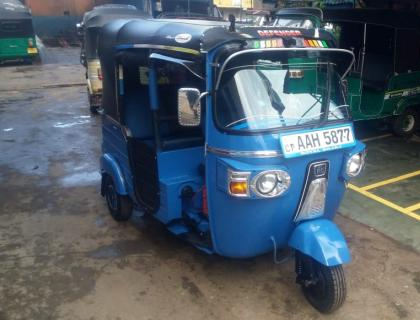 Bajaj 4 Stroke Three-wheeler for sale at Riyasakwala Nuwara Eliya