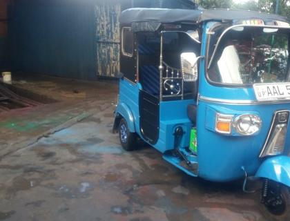Bajaj 4 Stroke Three-wheeler for sale at Riyasakwala Nuwara Eliya