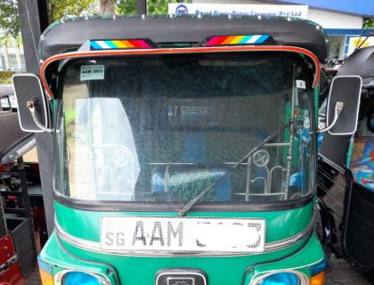 Bajaj 4 Stroke Three-wheeler for sale at Riyasakwala Bandaragama