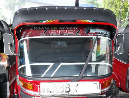 Bajaj 4 Stroke Three-wheeler for sale at Riyasakwala Bandaragama