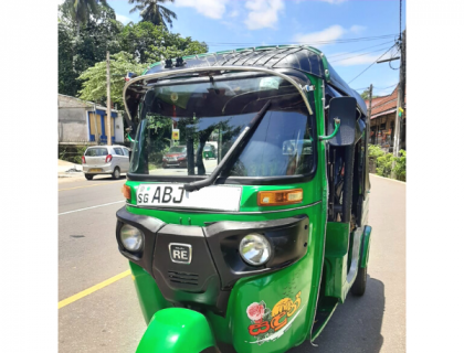 Bajaj 4 Stroke Three-wheeler for sale at Riyasakwala Kegalle