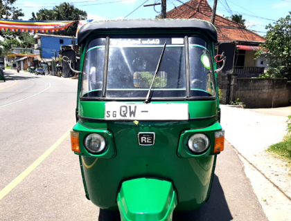 Bajaj 4 Stroke Three-wheeler for sale at Riyasakwala Kegalle