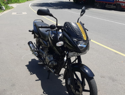 Bajaj Pulsar 150 for sale at Riyasakwala Kegalle