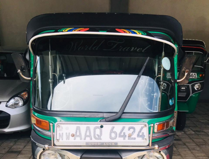 Bajaj 4 Stroke Three-wheeler for sale at Riyasakwala Kurunegala