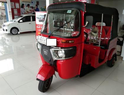 BAJAJ THREE WHEELER 2015 SALE AT AMBALANGODA