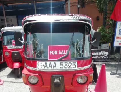 Bajaj 4 Stroke Three-wheeler for sale at Riyasakwala Maligawatta