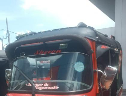 Bajaj Three Wheel for sale at Rathnapura