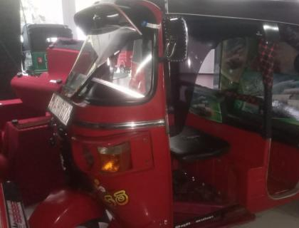 Bajaj Three Wheel for sale at Rathnapura Riyasakwala