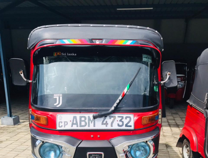 Bajaj 4 Stroke Three-wheeler for sale at Riyasakwala Kurunegala