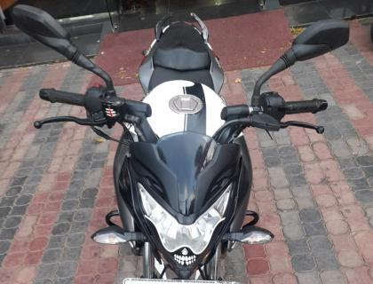 PULSAR 200 NS