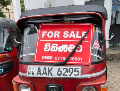 Bajaj 4 Stroke Three-wheeler for sale at Kurunegala