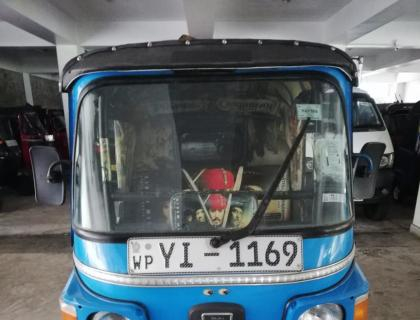 Bajaj Three Wheel for sale at Rathnapura Riyasakwala