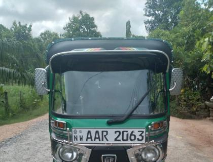 Bajaj 4 Stroke Three-wheeler for sale at Kurunegala