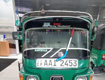 Bajaj Three Wheel for sale at Rathnapura Riyasakwala