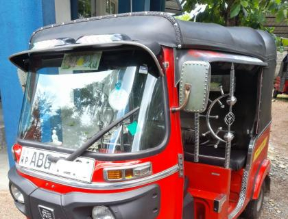 Bajaj 4 Stroke Three-wheeler for sale at Riyasakwala Bandaragama