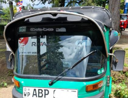 Bajaj 4 Stroke Three-wheeler for sale at Riyasakwala Bandaragama