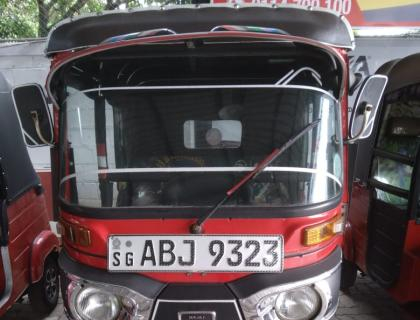 Bajaj 4 Stroke Three-wheeler for sale at Riyasakwala Battaramulla