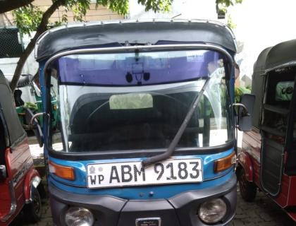 Bajaj 4 Stroke Three-wheeler for sale at Riyasakwala Battaramulla