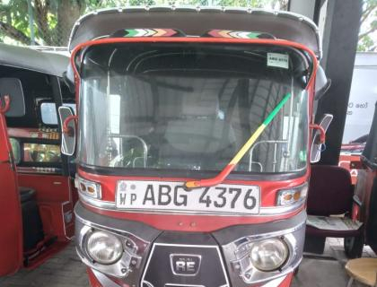 Bajaj 4 Stroke Three-wheeler for sale at Riyasakwala Battaramulla