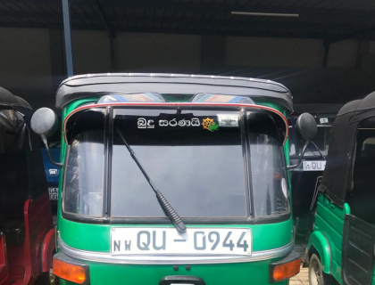 Bajaj 4 Stroke Three-wheeler for sale at Riyasakwala Kurunegala