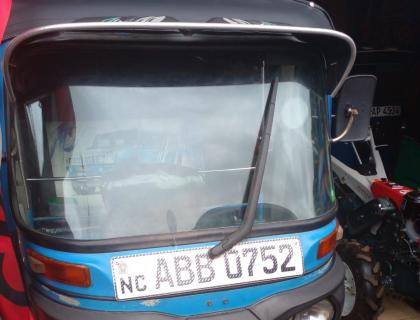 Bajaj Three Wheel For Sale In Dambulla