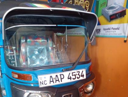 Bajaj Three Wheel For Sale In Dambulla