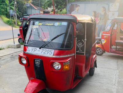 Bajaj 4 Stroke Three-wheeler for sale at Riyasakwala Kegalle