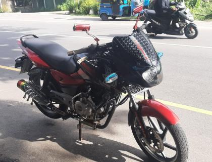 Bajaj Pulsar 150 for sale at Riyasakwala Kegalle