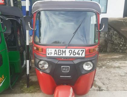 Bajaj 4 Stroke Three-wheeler for sale at Riyasakwala Kegalle