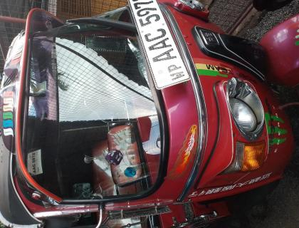 Bajaj 4 Stroke Three-wheeler for sale at Riyasakwala Yakkala