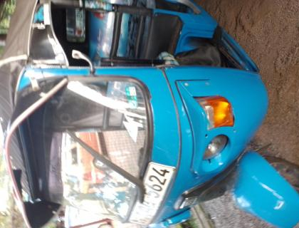 Bajaj 4 Stroke Three-wheeler for sale at Riyasakwala Yakkala