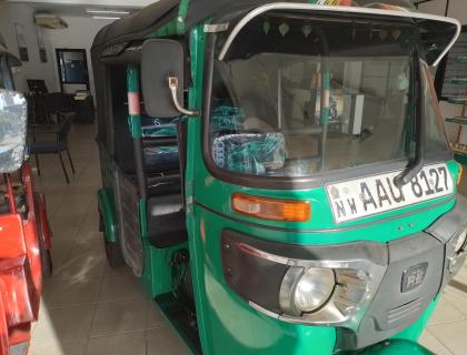 Bajaj 4 Stroke Three-wheeler for sale at Riyasakwala Yakkala